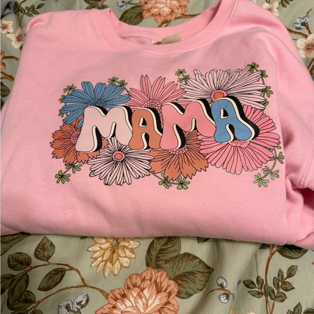 Gildan Pink "MAMA" Floral Graphic Sweatshirt